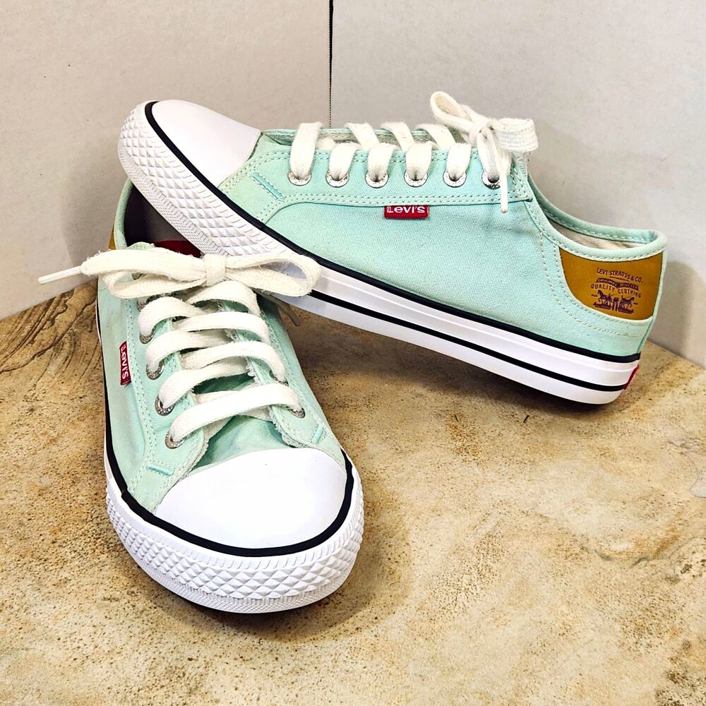 Levi's Women's Stan Buck Low Top Sneakers size 7 Canvas Seafoam 526418SEAFM